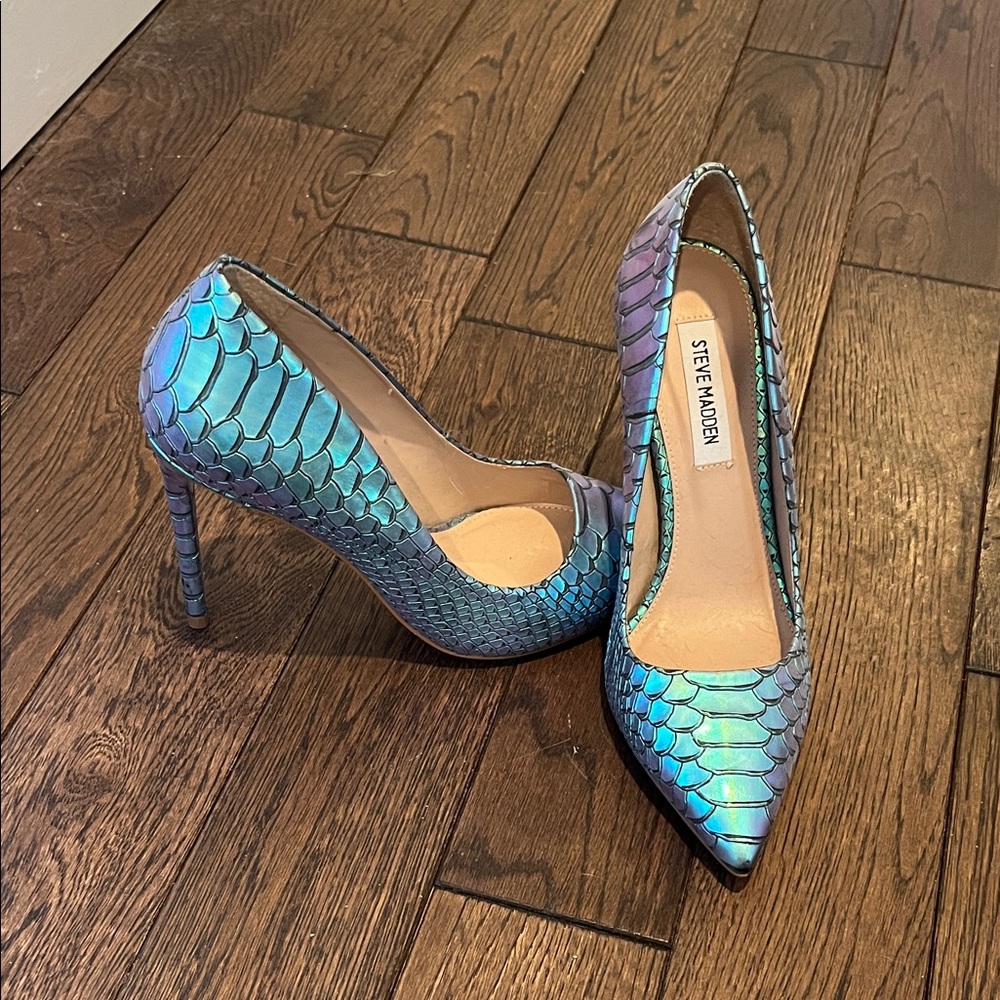 Steve Madden Shimmering Blue Snake Print Heels